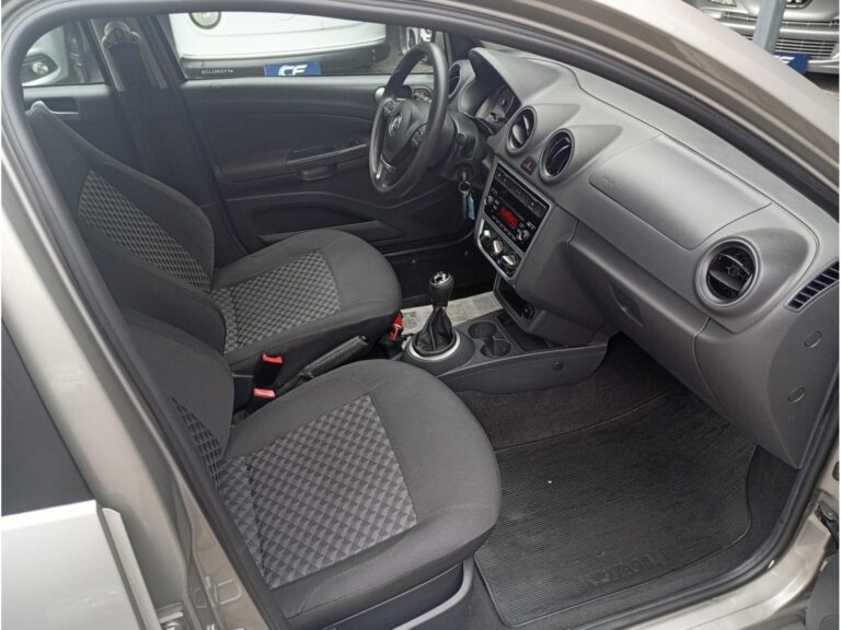 Volkswagen Voyage COMF/Highli. 1.6 T.Flex 8V 4p  2015